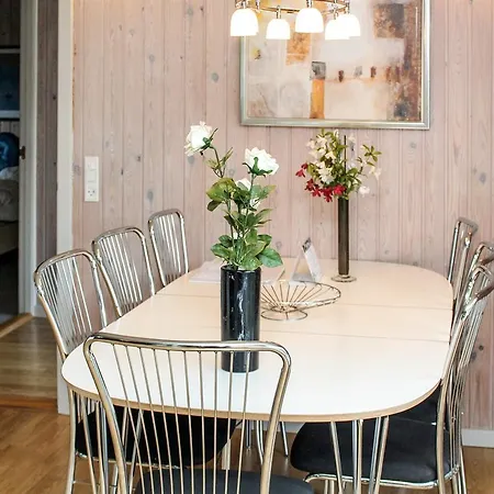 Three-bedroom Holiday In * Hals